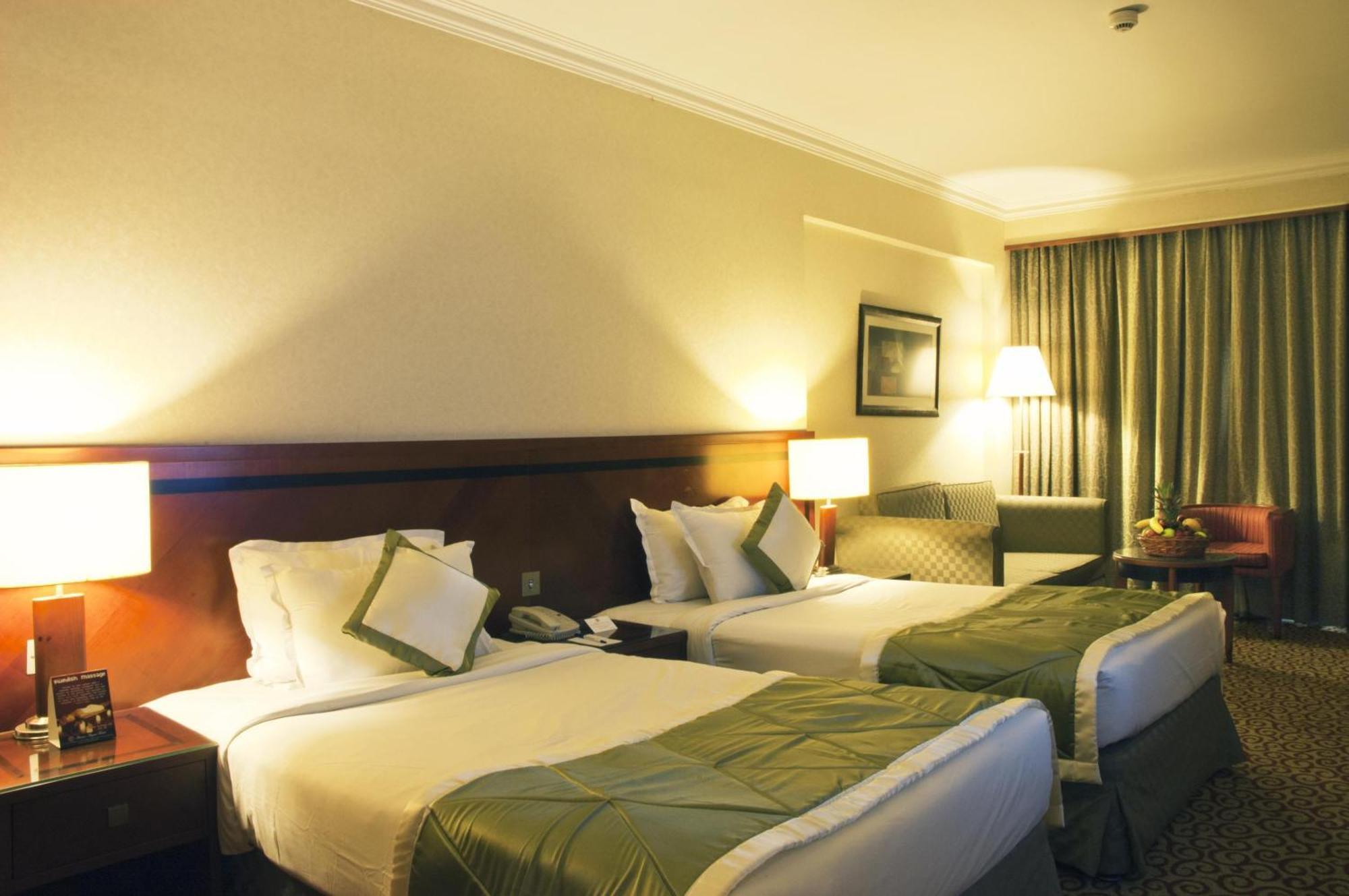 Ramee Royal Hotel Dubai Bagian luar foto